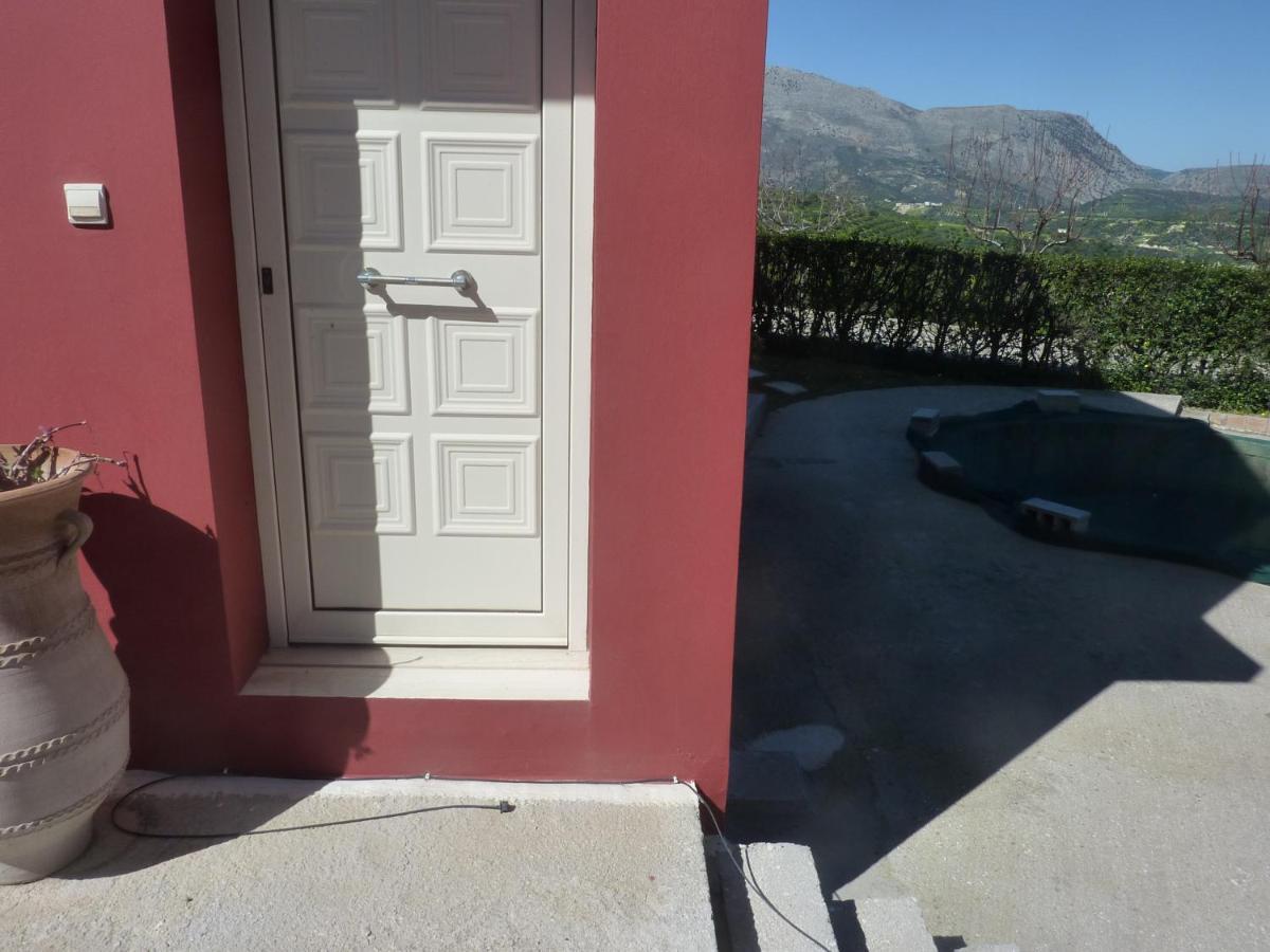 Entire Independent Maisonette Near Heraklion Pottery Classes Petrokefalo Dış mekan fotoğraf